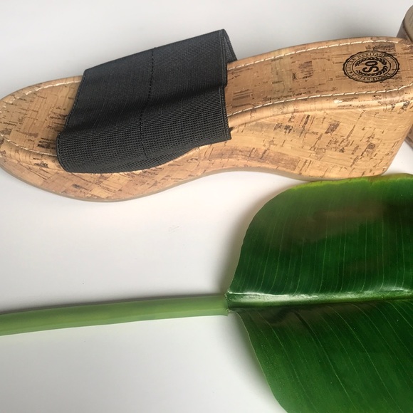 Authentic American Heritage Sandals - Picture 3 of 3